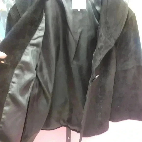 Neiman Marcus Exclusive Black Suede Jacket - Picture 6 of 8